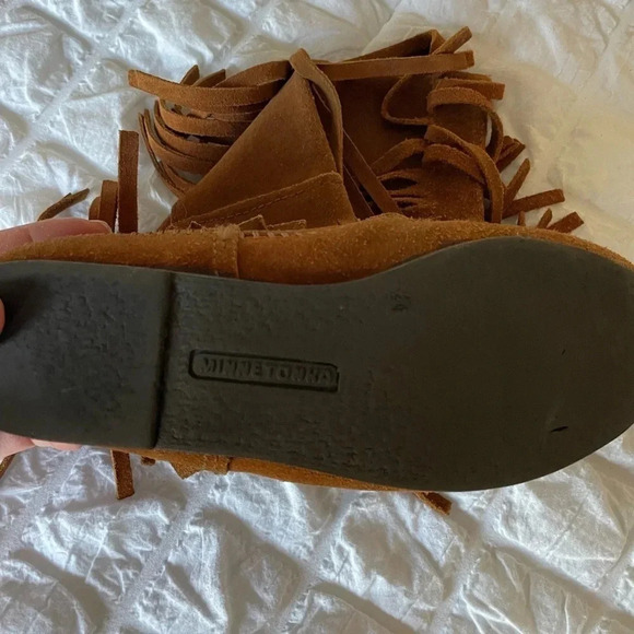 Minnetonka fringe boots - Picture 3 of 8